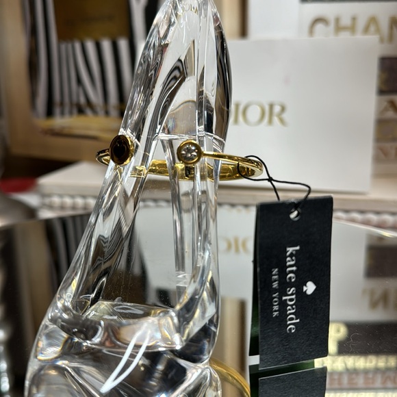 NWT KATE SPADE ♠️ SPOT THE SPADE BANGLE BRACELET with Spade and zirconia accent - Picture 3 of 4